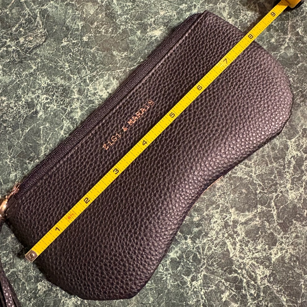 ZiGi & Marais Pouch or Sunglass Case with Stripe and Tassel - Picture 6 of 8